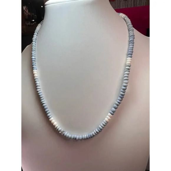 Shaded blue opal necklace with sterling silver clasp - Picture 10 of 11